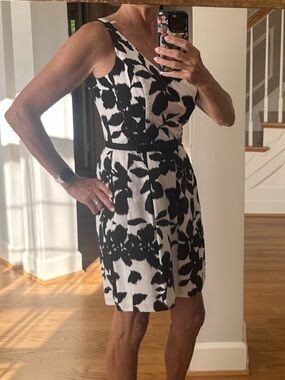 White House Black Market Black and White Floral Belted Mini Dress